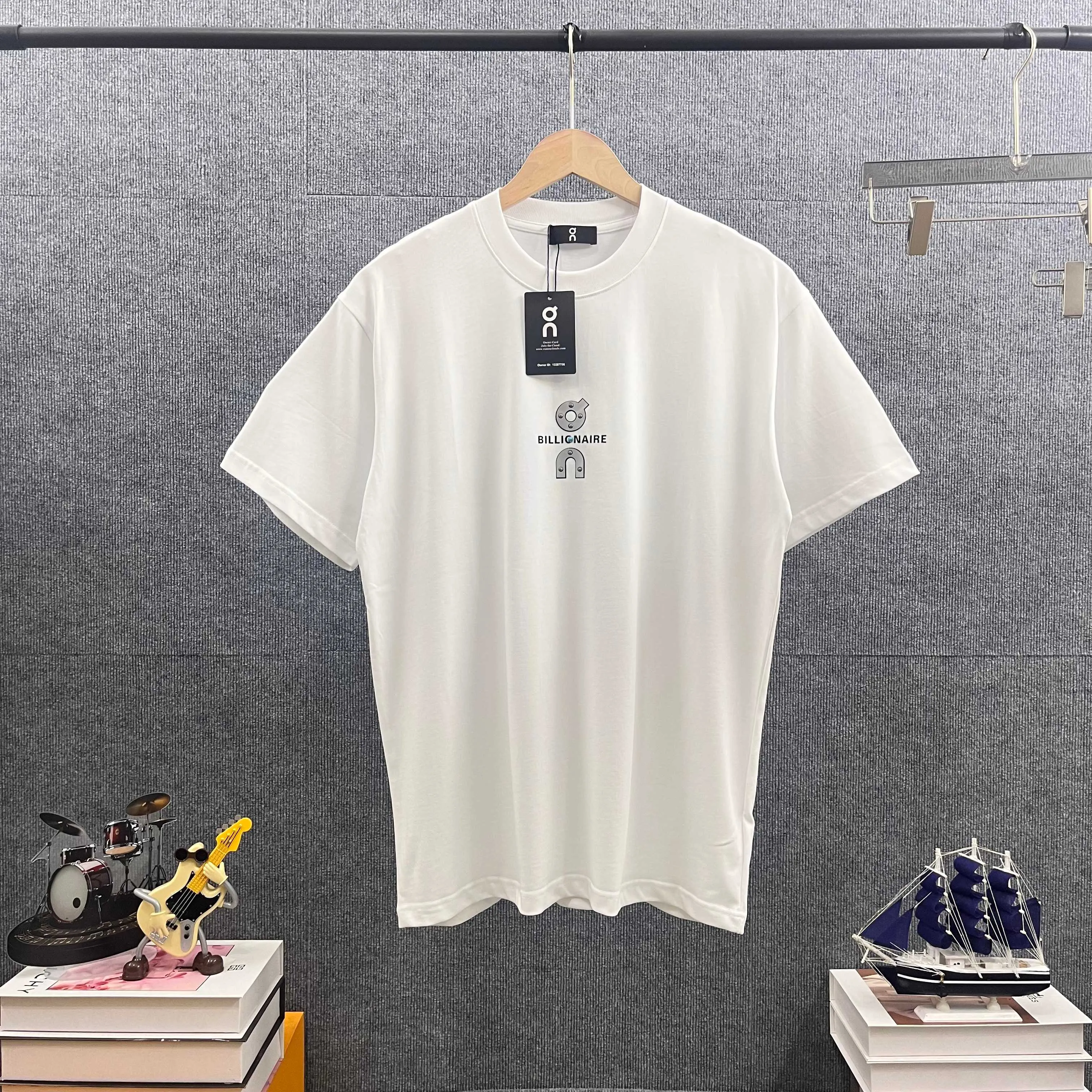 On runn Series 2026 Spring and Summer New Arrival Classic personalized logo letter totem hot beads + letter flocking thick plate silicone technology Double yarn custom plain cotton fabric Short-sleeved T-shirt Men and women Same Style Color: Black White Wine Red Size: S (90-130 catties) M (120-150 catties) L (140-165 catties) XL (160-180 catties) XXL (180 pounds)